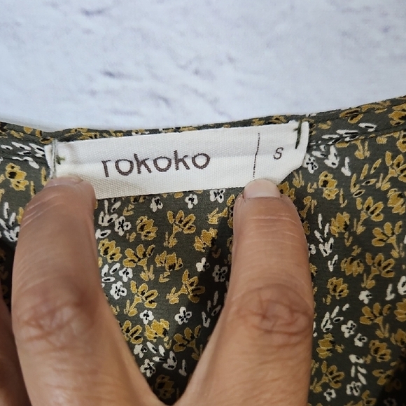 Elegant Floral V-Neck Blouse - Mustard - Picture 2 of 6